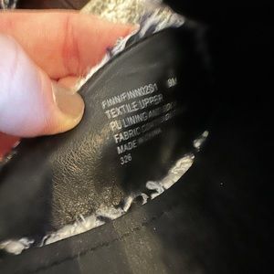 Women’s Steve Madden Slides, new without tags.Never been worn! Size 9